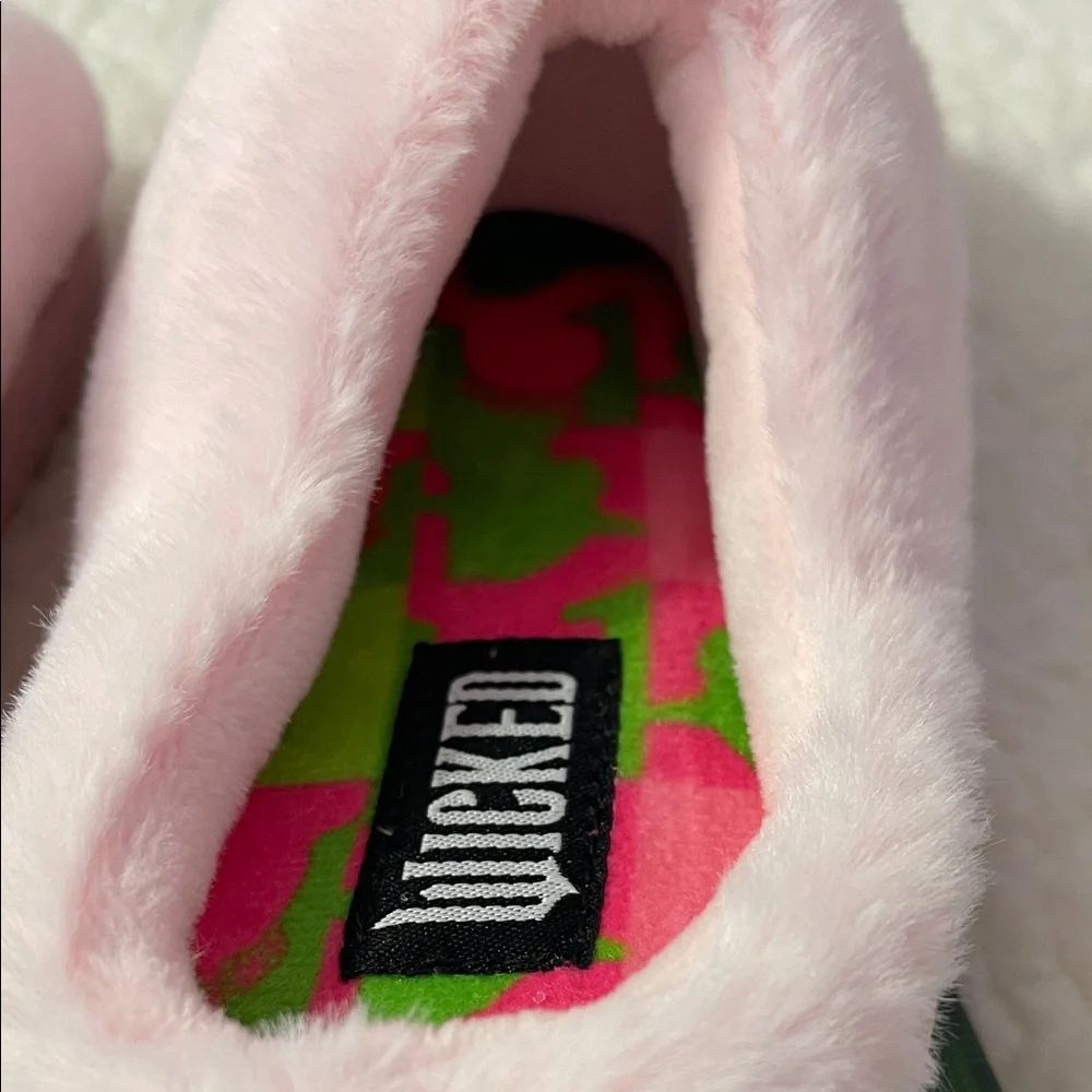 NWT Wicked Kids Scuff Slippers in Pink and Green Size 11/12 Child